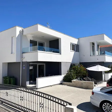 Fantasy Pool Villa Novalja Exterior photo