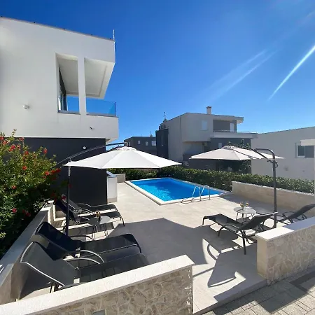 Fantasy Pool Villa Novalja Exterior photo