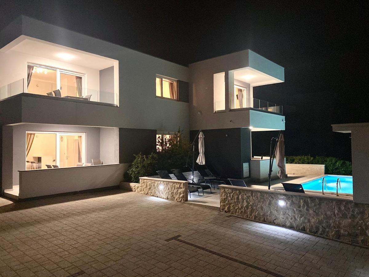 Apartman Fantasy Pool Novalja